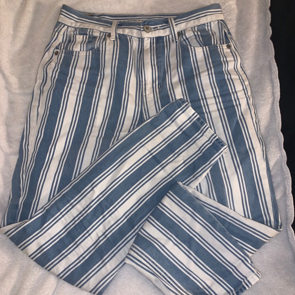 American Eagle Mom Jeans